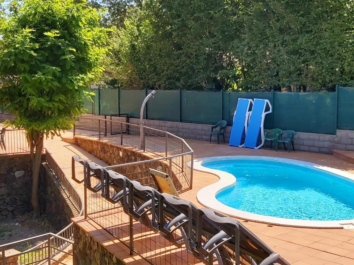Apartamentos La Francesa Santa Pau Exteriör bild